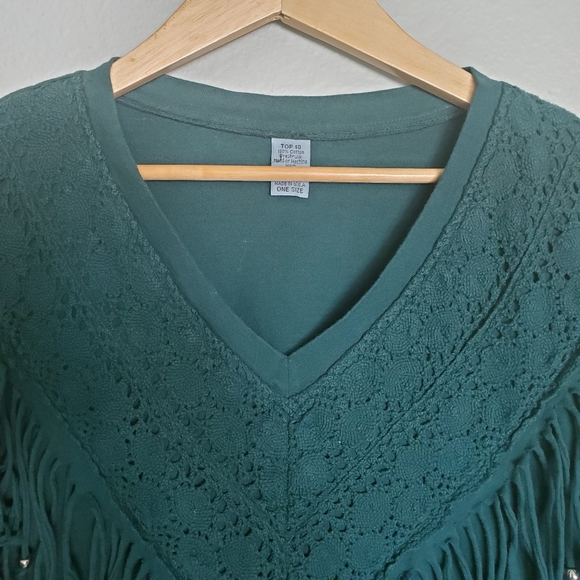 Vintage V-neck Fringe Top - Picture 2 of 6